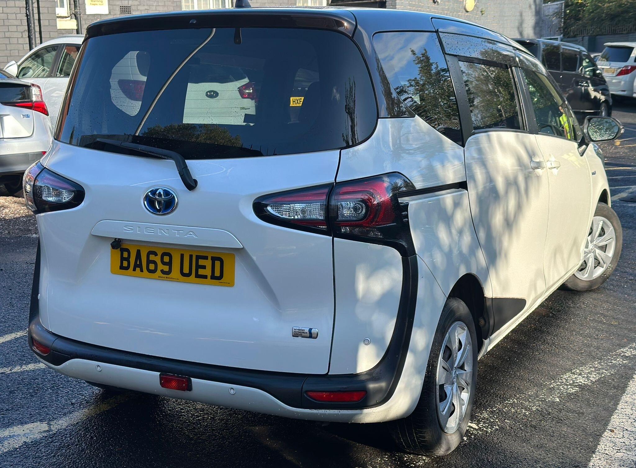 Toyota **SOLD** Sienta - 1.5 Hybrid 7 Seats 5dr VVhT CVT Image
